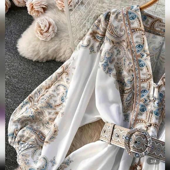 Dresses & Skirts - Elegant Paisley Print Dress with Belt